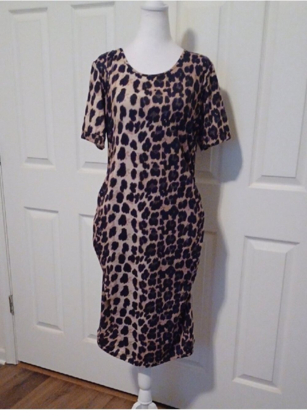 × Leopard Print Short Sleeve Bodycon Dress - Beige and Black Women's Size Large - Picture 2 of 12